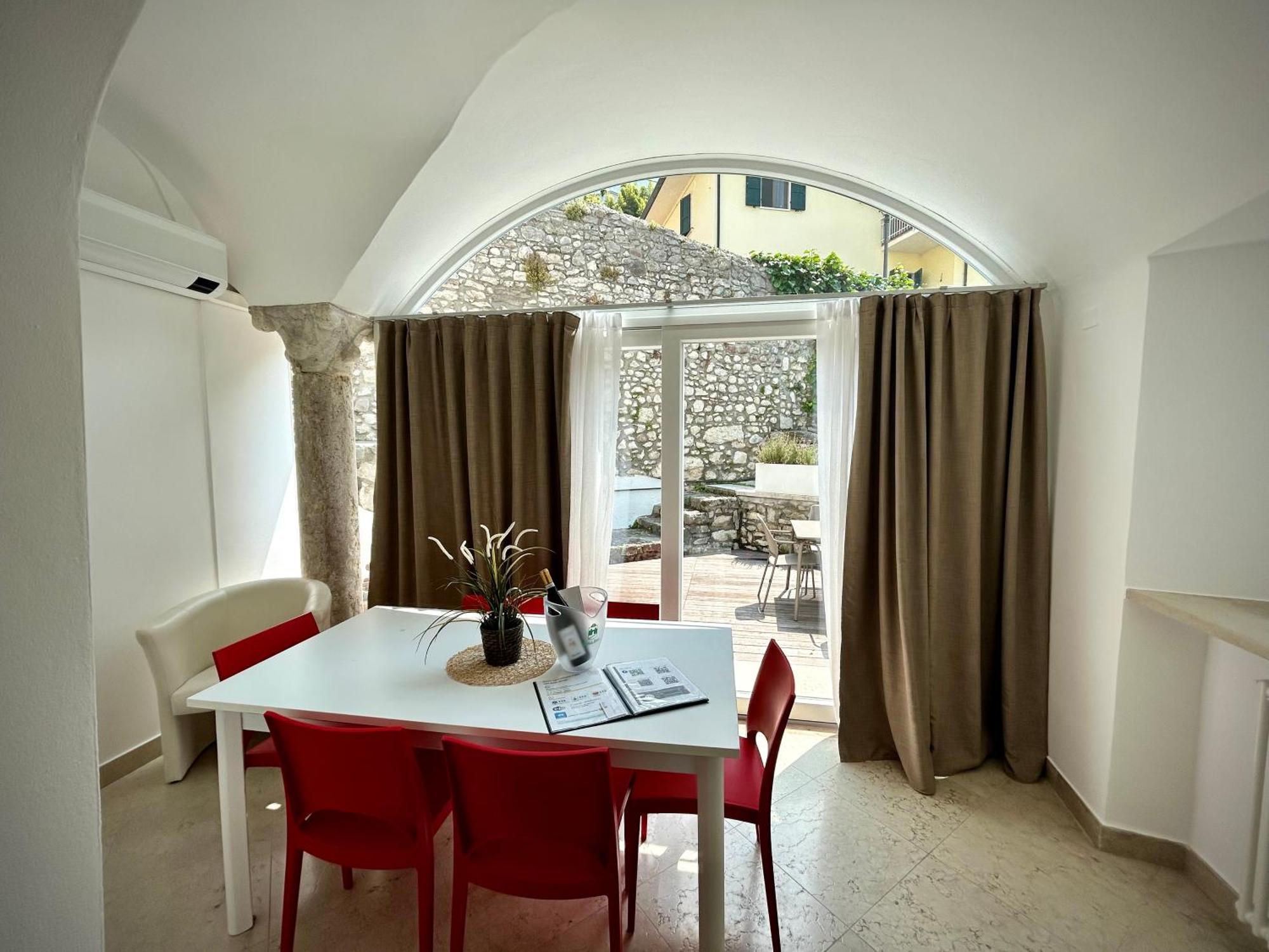 Villa Borgo Borago Brenzone sul Garda Ruang foto